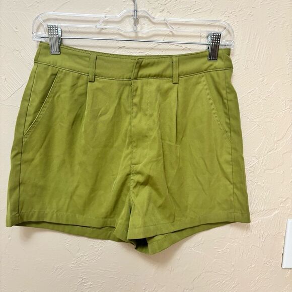 701. shein green shorts size small - Picture 1 of 2